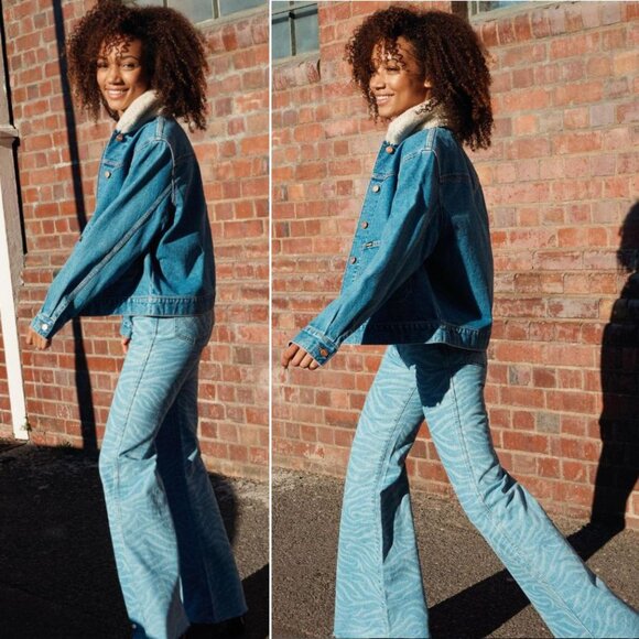 Wrangler Wanderer Flare JEANS Size 29 x 34 Blue Meow Laser Tiger Print NEW - Picture 2 of 16